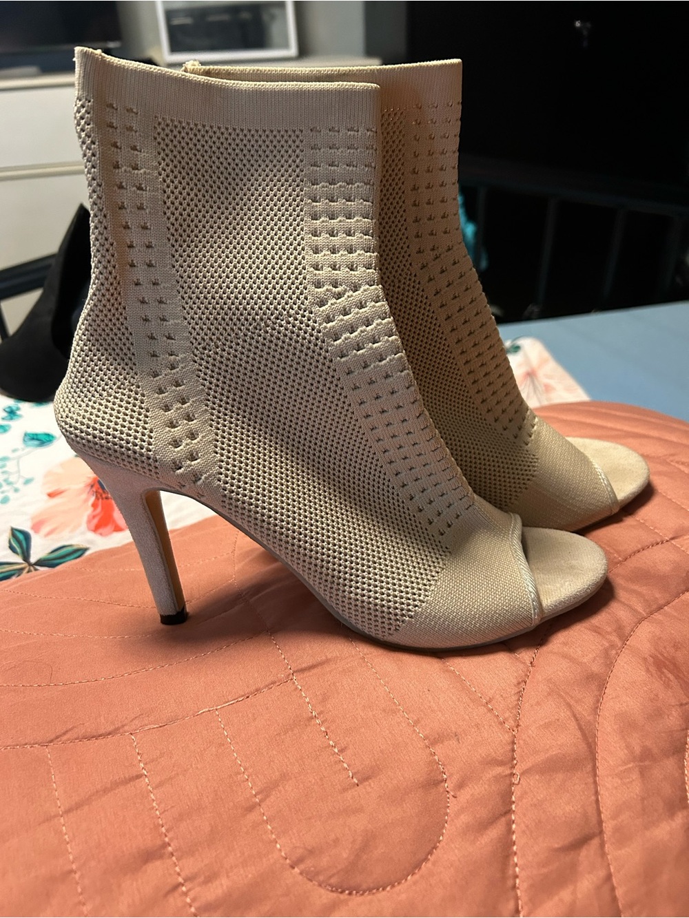 2/50$🔥Knit Peep-Toe Stiletto Ankle Boots in Beige